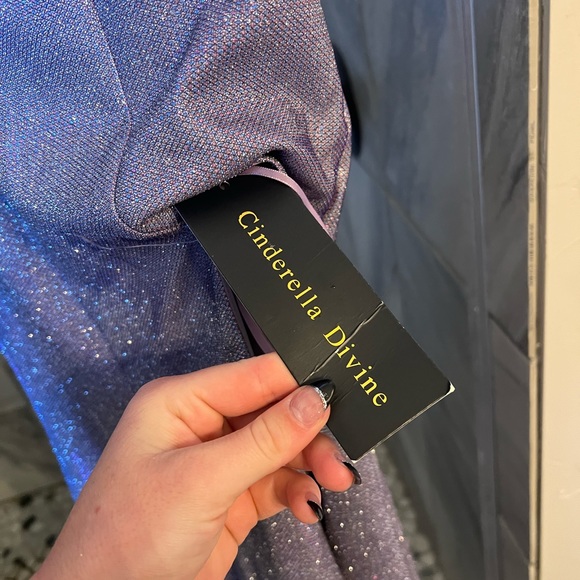 Prom dress - Picture 2 of 4